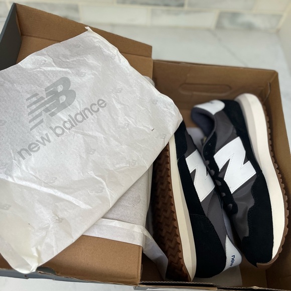 🔥Price Drop 🔥 Mens New balance sneakers - Picture 3 of 13